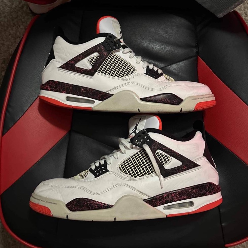 Jordan 4 Pale Citron